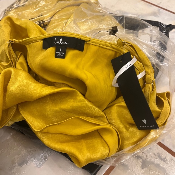 BRAND NEW  (PERF FOR WEARING TO A WEDDING) Lulu’s Moriah Yellow Satin Dress! - Picture 4 of 15